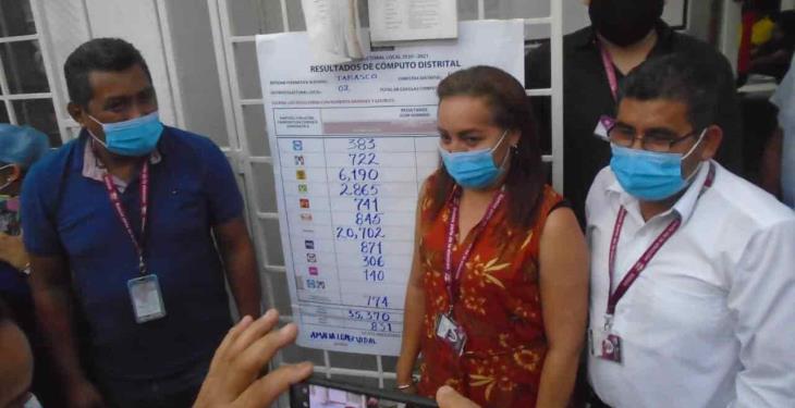 Avanza cómputo de la elección; morenistas reciben constancia de mayoría como diputados electos