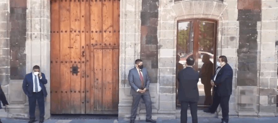 AMLO y empresarios pactan tercer paquete de proyectos de infraestructura