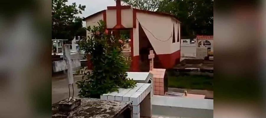 Abandonan cadáver dentro de un féretro en el panteón de Villa Aldama, Comalcalco