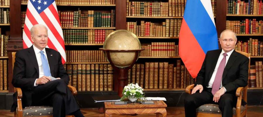 Dialogarán Biden y Putin por tensiones militares en Ucrania