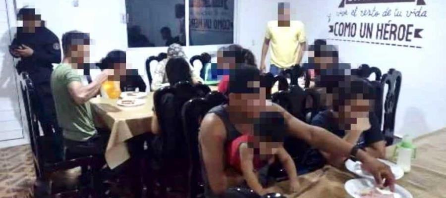 Rescatan a 19 migrantes y detienen a 3 sujetos por tráfico de personas en Veracruz Rescatan a 19 migrantes y detienen a 3 sujetos por tráfico de personas en Veracruz