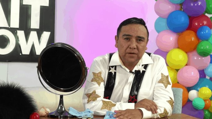 Payaso “Chuponcito” se quita el maquillaje y la peluca para responder denuncias de acoso sexual en su contra