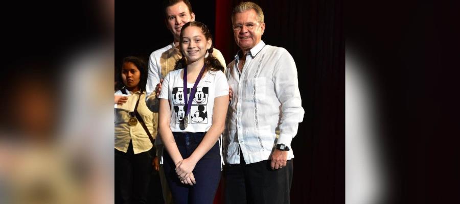 Tabasqueña gana Concurso Nacional de Cuento y Poesía México-Tenochtitlán Tabasqueña gana Concurso Nacional de Cuento y Poesía México-Tenochtitlán