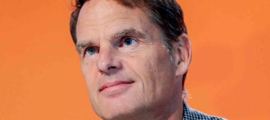 Frank De Boer deja de ser DT de Holanda tras fracaso en la Euro