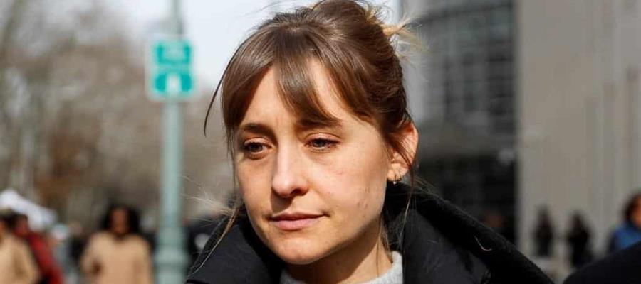 Allison Mack, actriz de Smallville, es sentenciada a 3 años de prisión por su papel en la secta sexual NXIVM