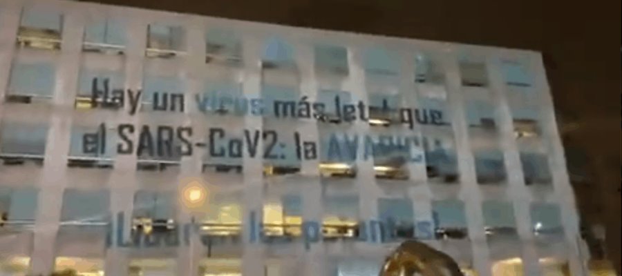 Activistas se manifiestan en instalaciones de Pfizer Santa Fe; exigen liberación de patentes de vacunas contra el COVID