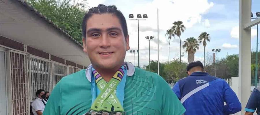 Macuspanense gana tres medallas en halterofilia en Juegos Nacionales
