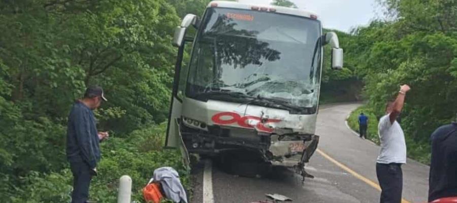 Mueren en accidente carretero en Oaxaca cuatro promotores de la consulta popular contra expresidentes