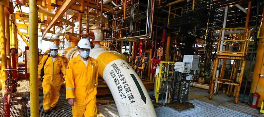 Supervisa Octavio Romero instalaciones de Pemex en la sonda de Campeche