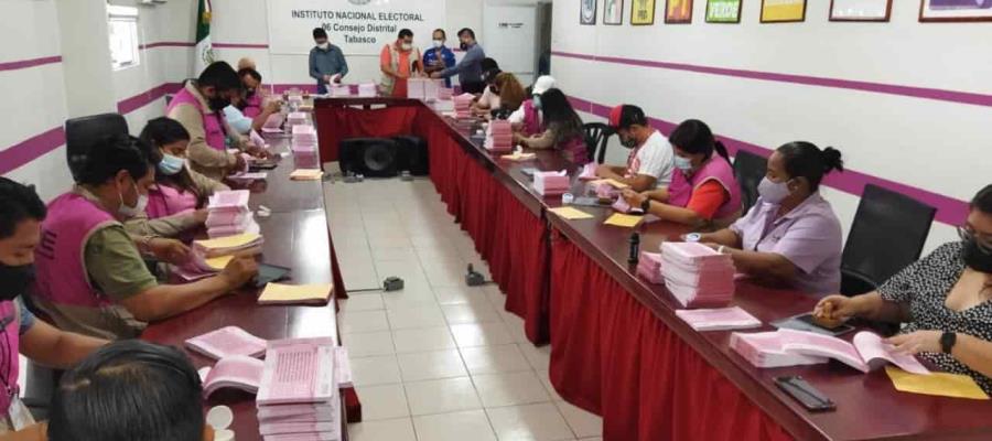 Realiza INE Tabasco conteo y sellado de papeletas para consulta popular Realiza INE Tabasco conteo y sellado de papeletas para consulta popular
