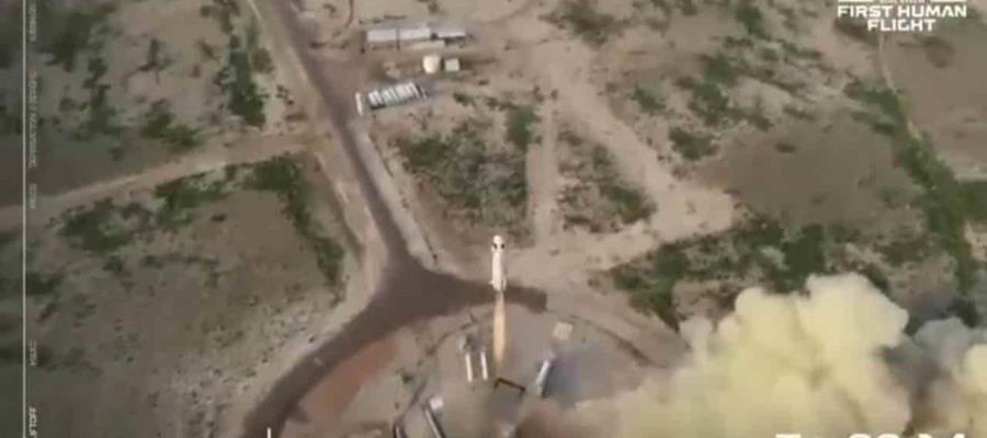 Jeff Bezos concluye su primer viaje al espacio Jeff Bezos concluye su primer viaje al espacio