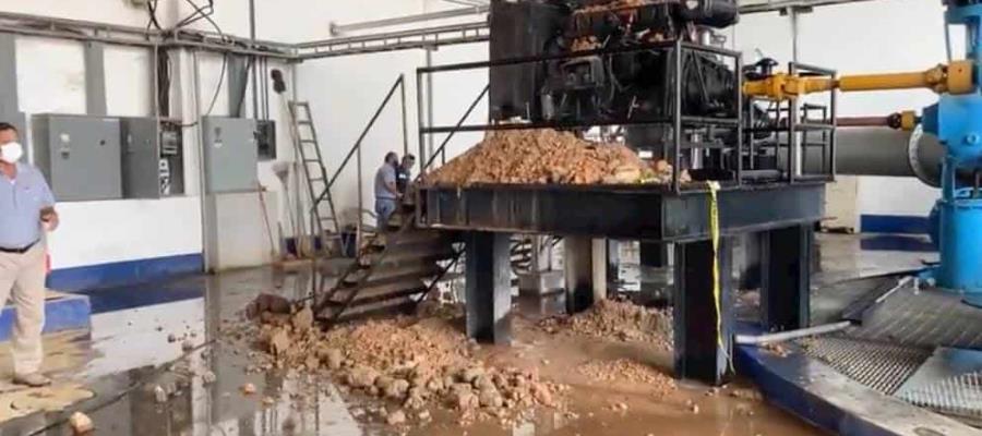 Corto circuito quema “bomba” en cárcamo de Huromo