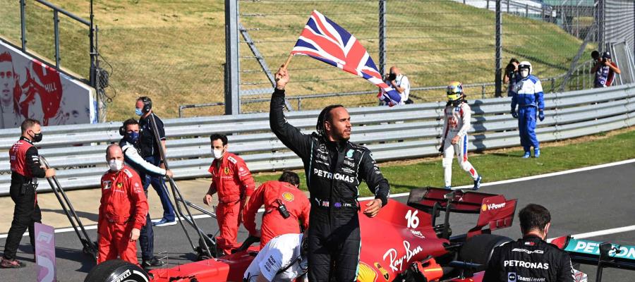F1, FIA y Mercedes condenan racismo hacia Hamilton por choque en Silverstone
