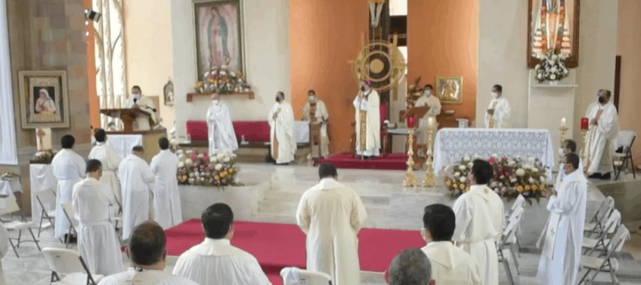 Celebra Obispo de Tabasco ingreso de 77 nuevos alumnos al seminario