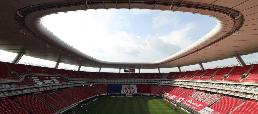 Estadios Jalisco y Akron reducirán aforo al 33% por semáforo naranja