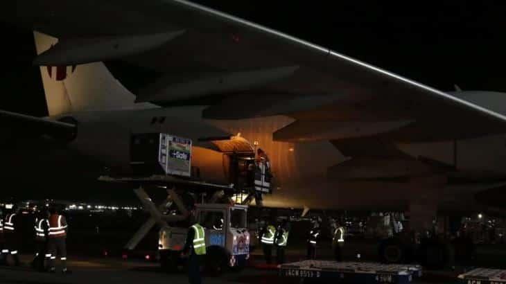 Vacunas de AstraZeneca fueron enviadas a México y Canadá antes de inspección adecuada en la planta fabricadora, revelan