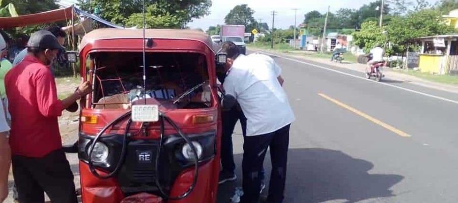Pochimóvil choca contra camioneta en la vía Cárdenas-Comalcalco