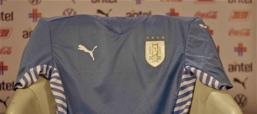 FIFA pide a Uruguay borrar dos estrellas de su escudo
