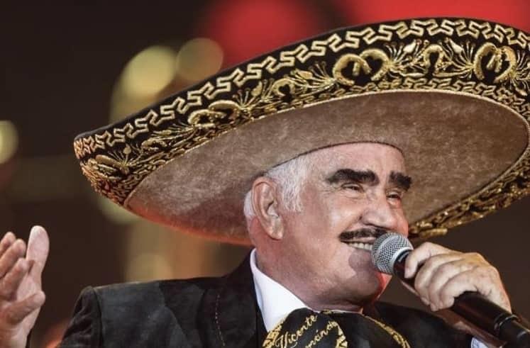 Reportan a Vicente Fernández despierto... en rehabilitación física y pulmonar