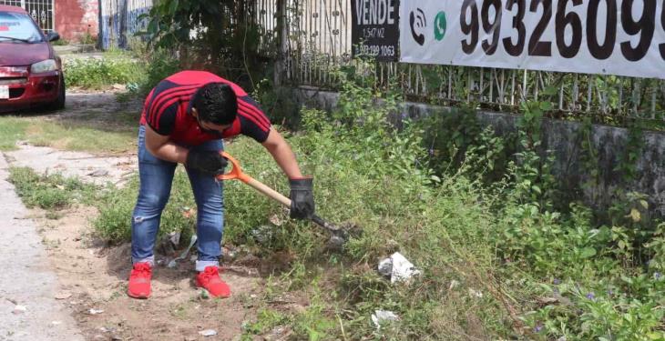 Realizan jornada de limpieza en los alrededores del mercado de Atasta