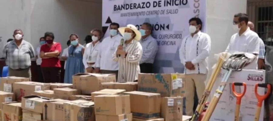 Dona empresa petrolera medicamentos y equipo médico para centro de salud de villa Benito Juárez, Cárdenas 