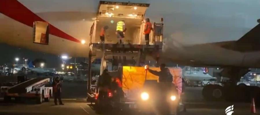 Llega a México nuevo embarque de 150 mil vacunas envasadas Sputnik V