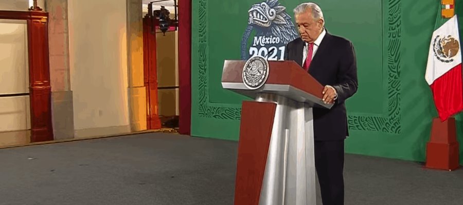 Adelanta AMLO que su tercer informe de gobierno será en Palacio Nacional