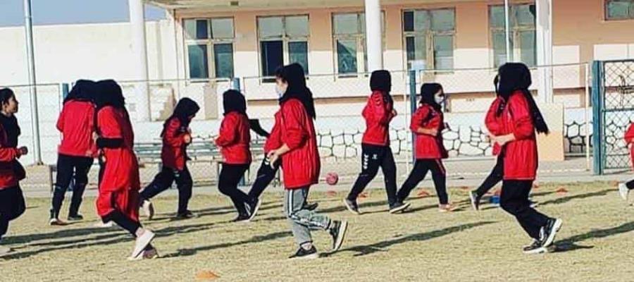 Pide figura del futbol femenil afgana, “huir y esconderse” de los talibanes Pide figura del futbol femenil afgana, “huir y esconderse” de los talibanes