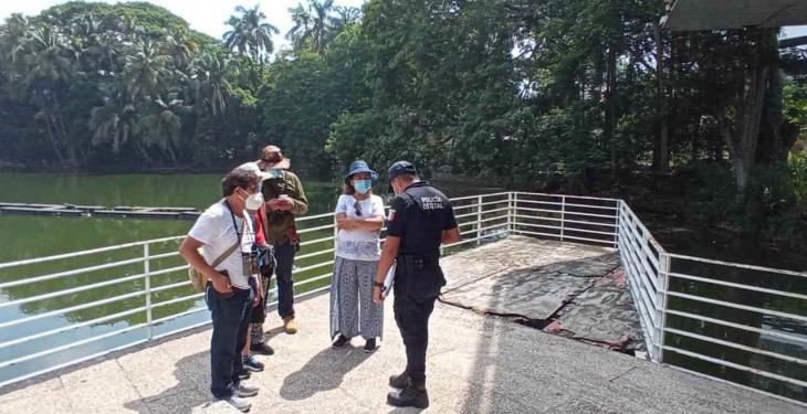 Entre invitaciones a retirarse y desconocimiento transcurre primer domingo de restricciones a parques en Villahermosa