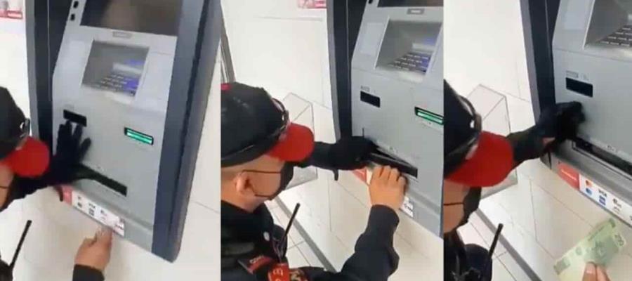 Policía Bancaria en Edomex retira trampa en cajero automático