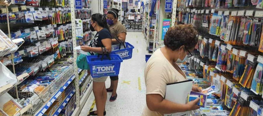 Papás reutilizarán útiles escolares para evitar “gastos de más”