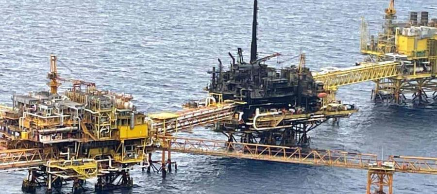 Altos precios del petróleo podrían afectar ingresos del Gobierno de México: Fitch Ratings