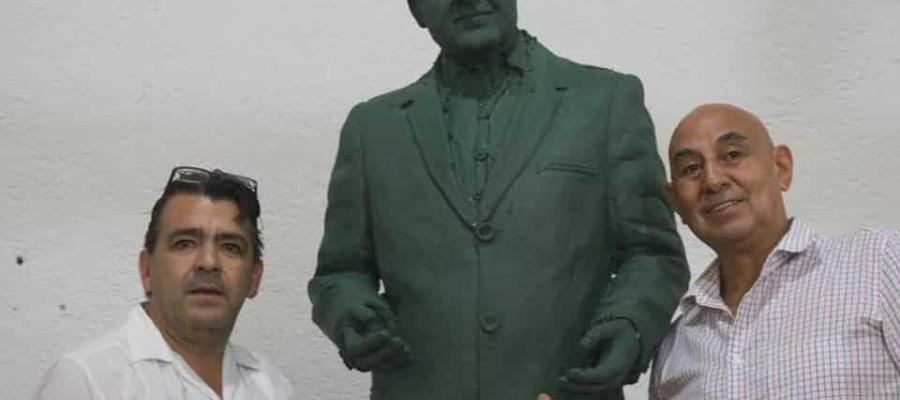 Asociación civil develará estatua de AMLO, hecha en bronce, en Palacio Nacional Asociación civil develará estatua de AMLO, hecha en bronce, en Palacio Nacional