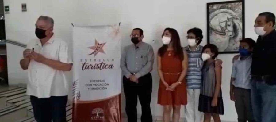 Entregan “Estrella Turística” al Restaurante Los Jinetes por 48 años de servicio Entregan “Estrella Turística” al Restaurante Los Jinetes por 48 años de servicio
