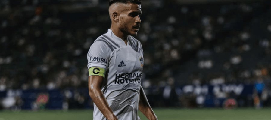 Jonathan dos Santos pide convencer a Solari de llevarlo al América