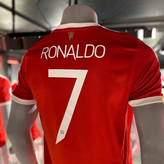 Cristiano Ronaldo sí será CR7 en el Manchester United Cristiano Ronaldo sí será CR7 en el Manchester United