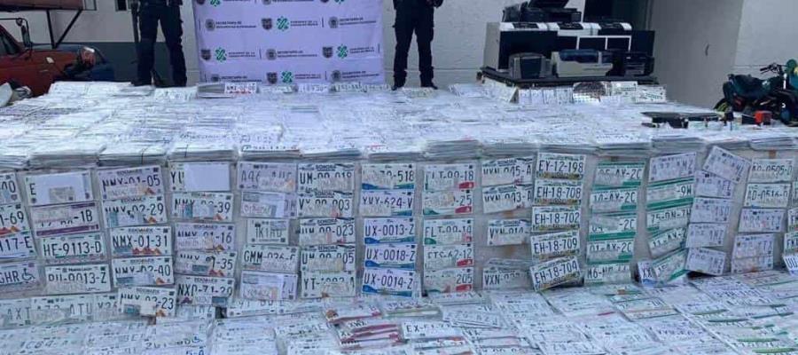 Decomisan miles de placas apócrifas en la Ciudad de México