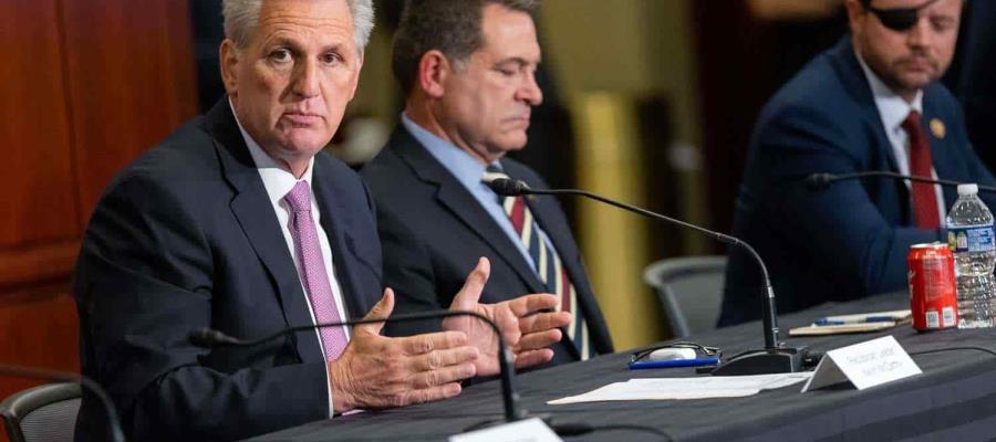 Talibanes mantienen secuestrados seis aviones estadounidenses, denuncia congresista republicano Talibanes mantienen secuestrados seis aviones estadounidenses, denuncia congresista republicano