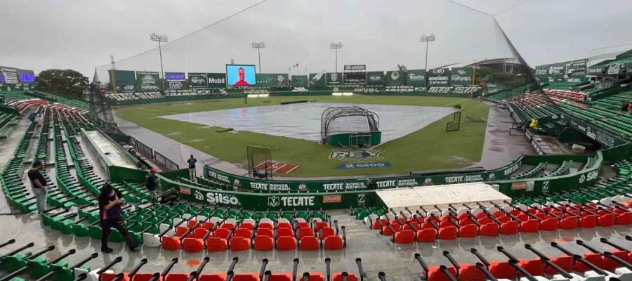 Postergan por lluvia cuarto juego entre Leones y Toros