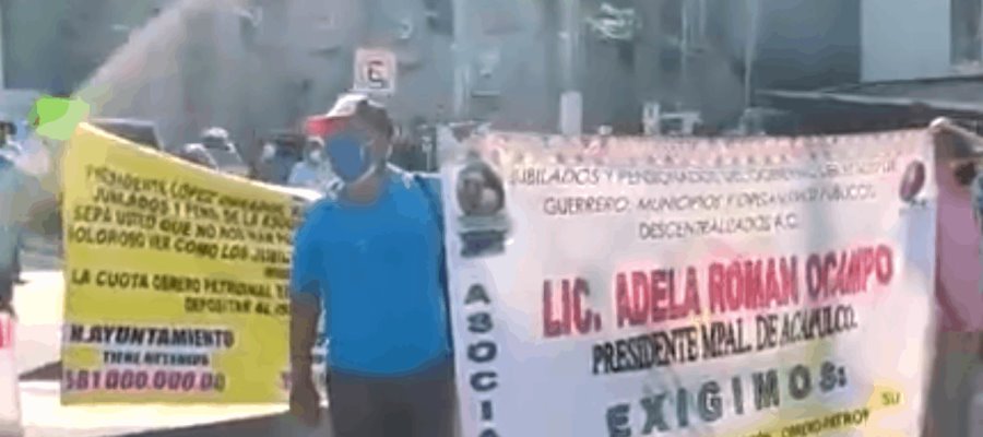 Trabajadores jubilados y pensionados se manifestaron en Acapulco para exigir el pago de cuotas obrero patronales Trabajadores jubilados y pensionados se manifestaron en Acapulco para exigir el pago de cuotas obrero patronales