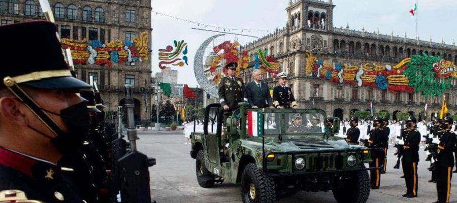Sin novedad celebran en la CDMX desfile por los 211 años del Grito de Independencia