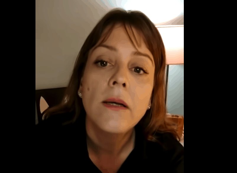 Isabel Arvide me pone en peligro: Gabriela Cano, mujer que reclamó el “¡Viva López Obrador!” en Estambul