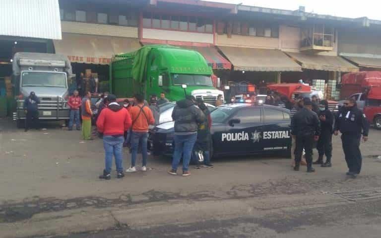 Hallan 4 cuerpos sin vida dentro de cámara de refrigeración de centro de abasto en Toluca