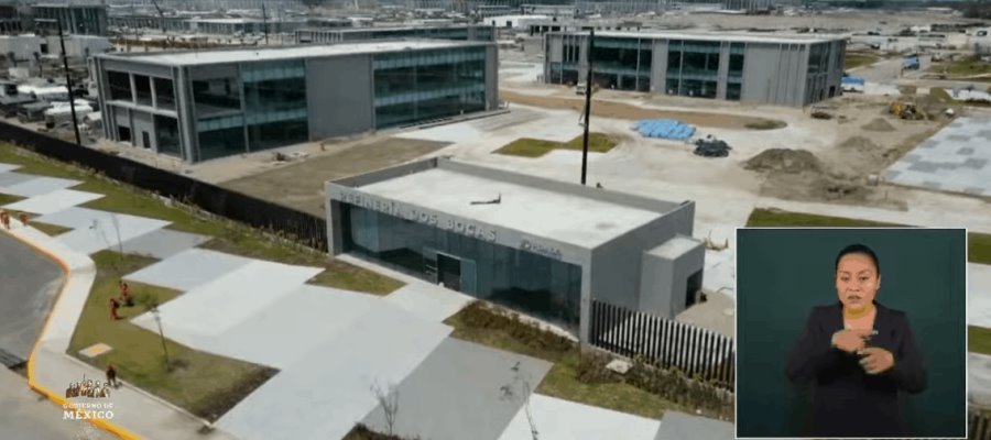 Informan conclusión de enrejado de barda perimetral frontal de refinería de Dos Bocas