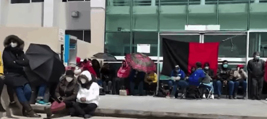 Miles de burócratas toman calles de Zacatecas; exigen pago de salarios y prestaciones