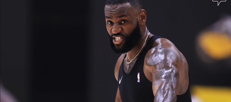 LeBron James finalmente se vacuna contra COVID-19