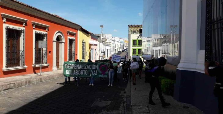 Exigen colectivos feministas despenalización del aborto en Tabasco