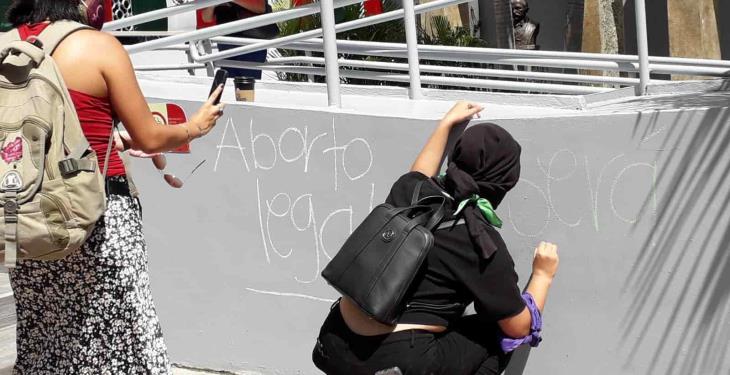 Exigen colectivos feministas despenalización del aborto en Tabasco