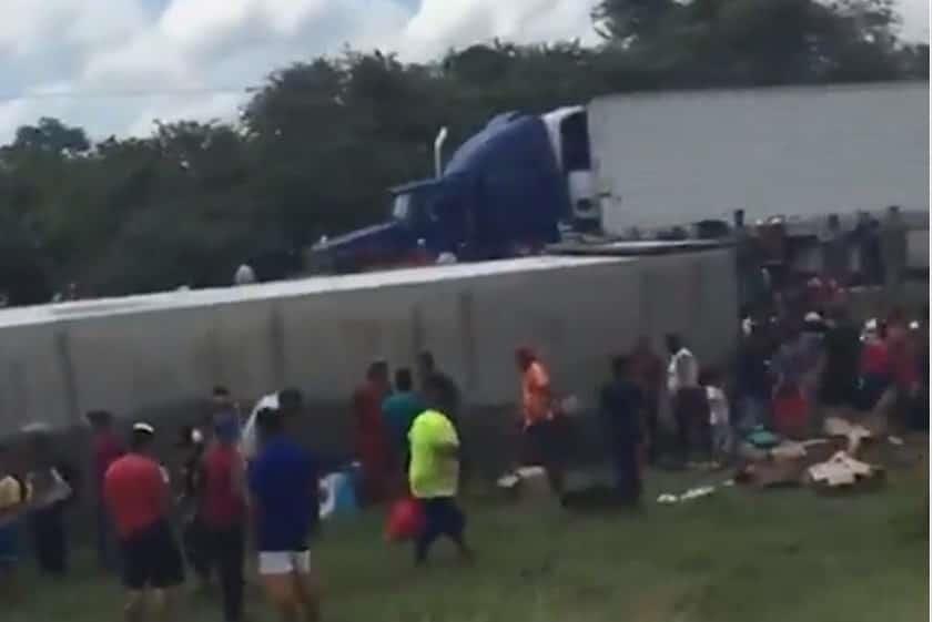 Acusan red de monitoreo de tráileres para saqueo en carreteras de Tabasco