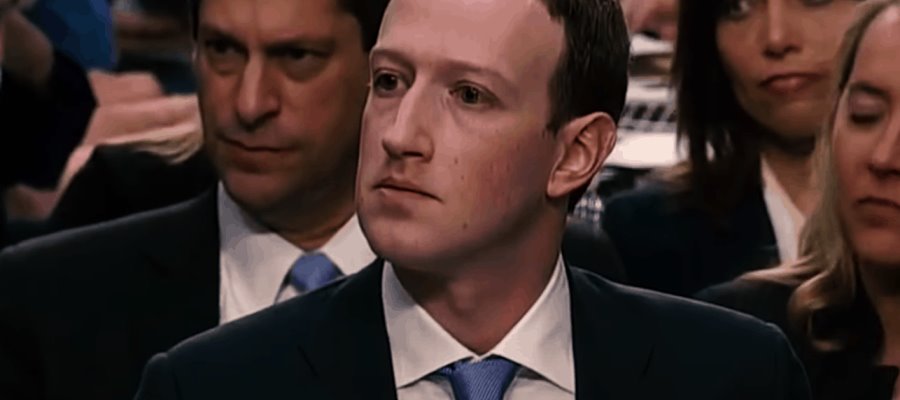 Acciones de Facebook cierra con baja de 4.89 % tras interrupción del servicio